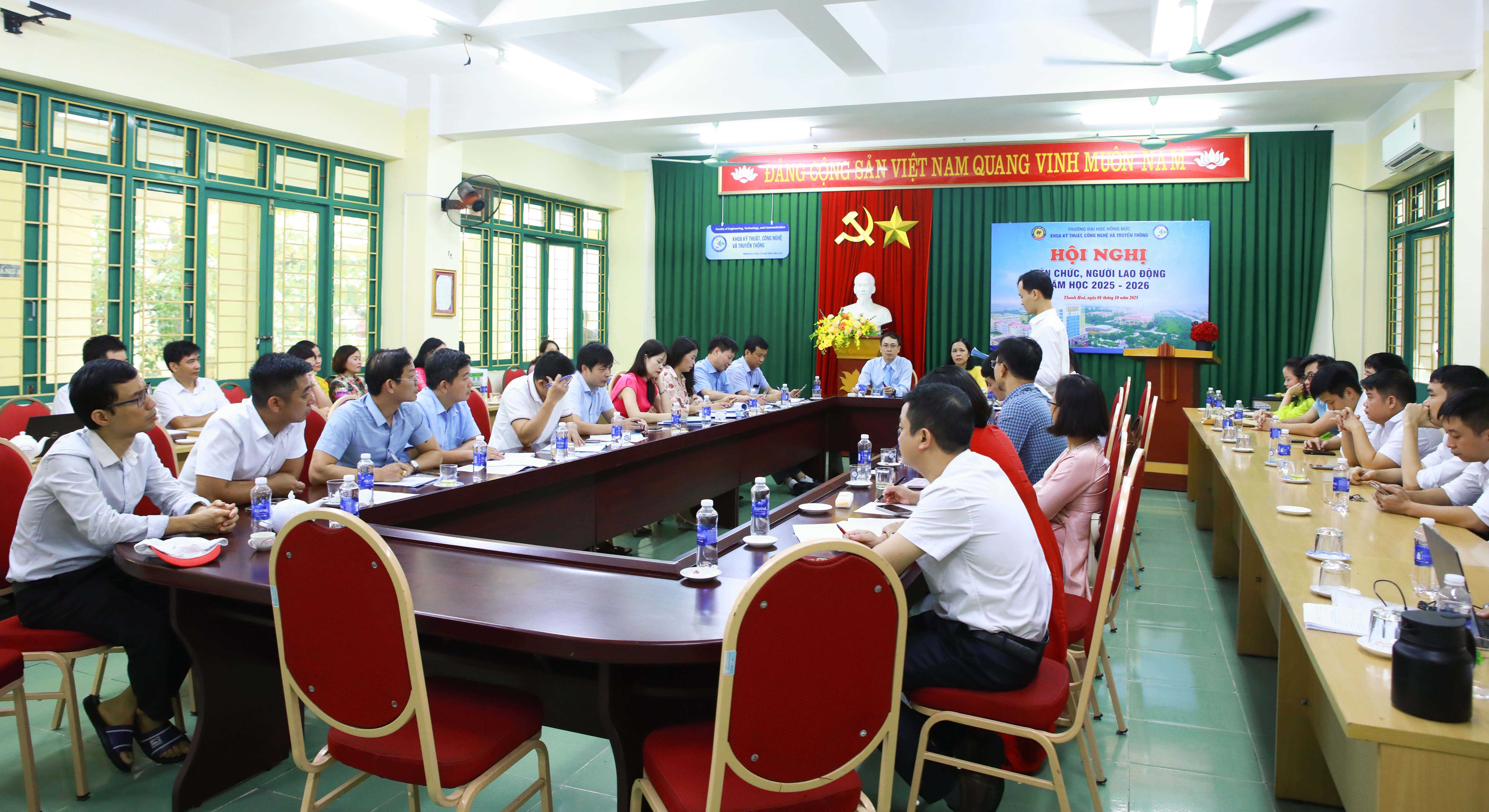 Hội nghị viên chức, người lao động Khoa Kỹ thuật, Công nghệ & Truyền thông năm 2025.